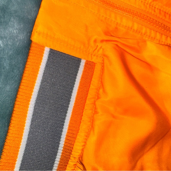 Fabletics Women’s Oversized Windbreaker - Picture 5 of 11